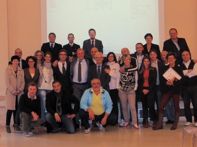 Marco Grappeggia, in aula con una delle sue classi di studenti.